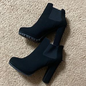 Black shoe for women